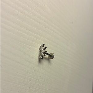 Elegant Silver Stud Earring